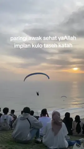 🙏 #fyp #bukitparalayang #bukitparalayangwatugupit #penikmatsunset🌅 #paralayangjogja #sunsetvibes
