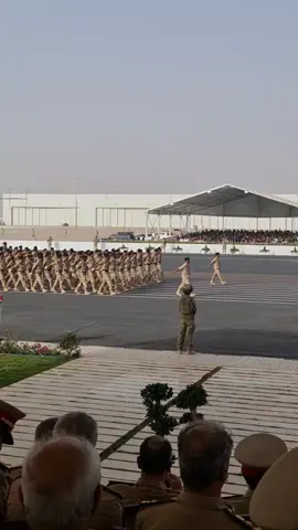 بدايه الكراديس بالعرض العسكري امام القائد العام ومرورها امام منصة الان #القوات_المسلحة_الليبية #القيادة_العامة_للقوات_المسلحة 