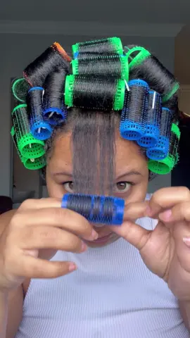 Tried doing my rollerset without any product on my hair and im so impressed 🥹 i dont expect these perfect curls to last too long but i also didn’t expect such perfect curls #rollerset #rollersettutorial #rollersetnaturalhair #rollersetonnaturalhair #rollersetcurls #hairrollers #hairrollerstutorial #heatlesscurls #heatlesscurlstutorial #naturalhairtiktok #hairtok #curlyhairstyles #hairstyletutorial #flexirodsonnaturalhair #flexirods #hair #levelupafrica #africarising 