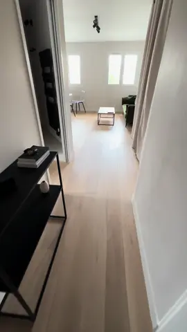 **Appartement à vendre à Toulouse** 🌟 ✨ **Caractéristiques :** - Salon lumineux 🌅 - Cuisine moderne entièrement équipée 🍽️ - Salle de douche élégante 🛁 🏡 **Emplacement idéal :** - Proximité immédiate des commerces, restaurants et transports 🚇 - Quartier calme et résidentiel 🌳 💬 **Intéressé ?** Envoyez-nous un message au 07 68 97 81 27 pour plus d’infos ou pour planifier une visite ! 📲 Ne manquez pas cette opportunité unique. À très vite ! ✨ #Immobilier #Toulouse #AppartementAVendre #venteappartement #ImmobilierToulouse #HomeSweetHome