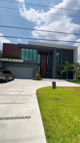 📍 Hallandale beach, FL Interested in this property or need more information? Feel free to call or message me. Are you ready to buy, sell, or lease a property? Give me a call now.  Shmaiah Gordon, REALTOR® Grant & Associates Real Estate Inc. 📲 954-470-9719 📧 shmaiahgordon@gmail.com 📸 @The Galllery  Listed by Bianca Baldini  #dreamhome #househunting #realestate #homebuying #propertysearch #luxuryhomes #realestateinvesting #sellingrealestate #homeselling #realtortips #homeforsale #realestateagent #realestateworldwide #realestateglobal #investmentproperty #homeownership