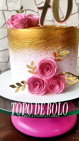 Topo de Bolo!🌷 •Rosa&Dourado• . . . . . . #lembrancinhaspersonalizadas #topo #topodebolopersonalizado #colorplus #toporosa #toponome #topodebolorosa #floresdepapel #rosas 