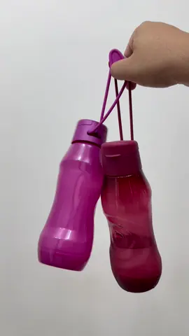 A Garrafa 500ml de Avon Casa&Estilo pode acompanhar seu cliente em todo lugar. Bora divulgar? 💖 #avon #avoncosmetics #avoncasaeestilo #casaeestilo #garrafa #agua #garrafadeágua #praticidade 