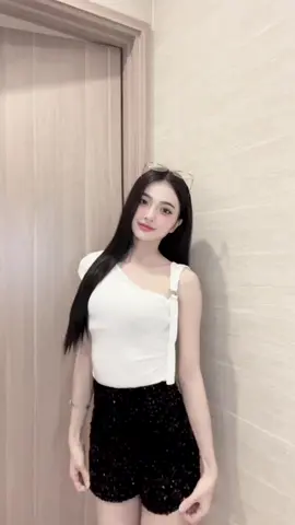 Nhin em that ngo ngac🤔#xuhuongtiktok #fpy #xuhuong #outfit #new #trending #outfit #foryou 