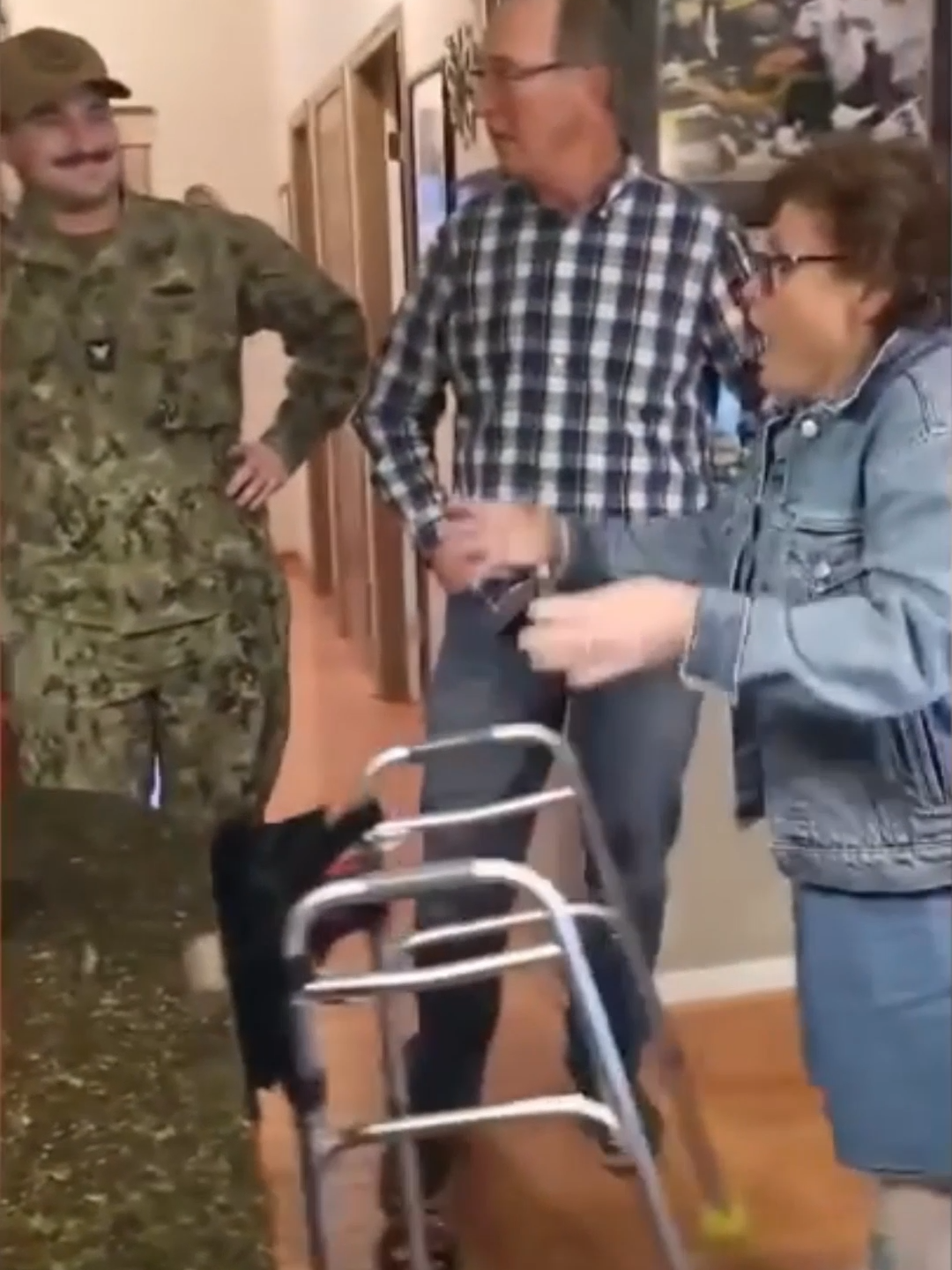 Soldiers coming home and surprise their family ❤️ #military #viral #feelings #welcomehome