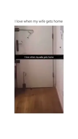 I love when my wife gets home 😂😂 #lustigevideos #śmieszne #śmiesznefilmiki #śmiesznemomenty #doors #türe #wife