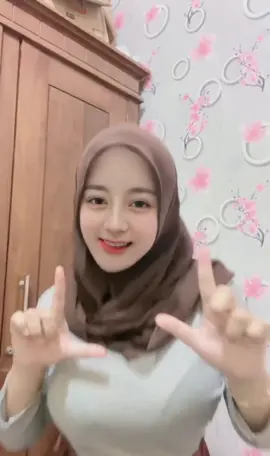 Asikin aja ya🤪💋 #fypage #fypchallenge #fypindonesia #foryourpage #trendingnow #trendingmemes #trendingfashion #trendingnews #trendingvideos #tiktoklover #tiktokviral #tiktokers #tiktokindo #tiktokhot #tobrut  #hijabtobrut 
