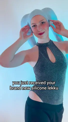 Here‘s how to maintain your brand new silicone lekku 🩵 Now tell me, which colors should I do next?!  #siliconelekku #cosplaytips #lekku #lekkumaker #twilek #twilekcosplay #cosplaymaintenance #tutorial #howto #cosplaytutorial #starwars #starwarscosplay