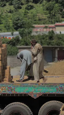 Gharbey😭#foryoupage #viralvideo #hardwork #oldman #viralvideo #tiktok #pukhtoon #sadfillings #CapCut 