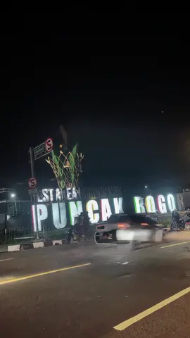 #fypシ゚viral #fyptiktok #lirikestetik #vibesmalamhari #puncakbogor 