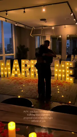 not me thinking i was walking into someone else’s proposal🫣 #proposal#surprise#engaged#proposalvideo#surpriseproposal#engagement 