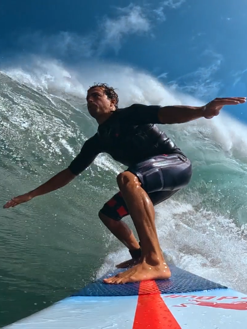 p̶a̶p̶e̶r̶w̶o̶r̶k̶ putting paper to work 😮‍💨 🎥: @dayvidjones 🏄‍♂️: @kai_lenny #redbull #givesyouwiiings #foil #surf #watersports