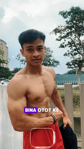 Siapa kata kat rumah tak boleh workout? Kemon guys apa tak boleh pulak. Macam macam kita boleh buat 😉 @akmalll.azahar  #fitfirst #fitfirstmy #youreverydayprotein #fitfirstuntukmalaysia #workoutroutine 