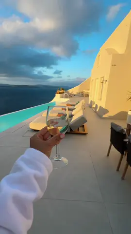 Staying in a 10.000💶 Villa in #santorini #greece 