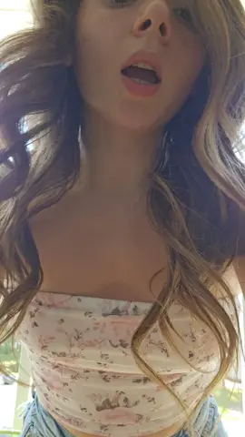 Georgia girl 🥰 #littleperson #Love #georgia #beautiful #over21 #hot #viral #tiktok #fyp #dwarf #music #lipsync #popular #pretty #eyes #outside #warm #petite #foryoupage #small #10 #tikktoktrend #cute #lips 