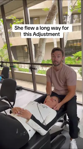 She should be all fixed up #chiropractor #fyp #adjustment 