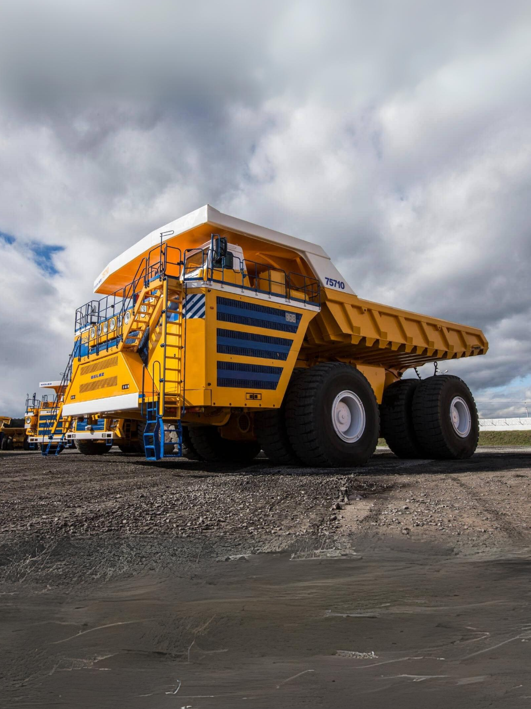 BelAZ 75710 The Biggest Mining Truck