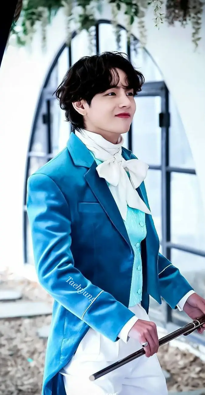 Prince Tae charming and unique!!!💜💜💜💜❤❤❤❤🌹🌹🌹🥰🥰🥰🥰❤❤❤❤