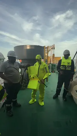 التدريب و الممارسة على معدات السلامة _ التدريب على ارتداء بدلة الغمر او الغطس How to Wearing immersion suit#الشيخ_احمد_الوائلي_رحمه_الله #السفينة_ابا_الفضل #ميناء_البصرة_النفطي #ميناء_البكر #ميناء_الفاو_الكبير #العراق #البصرة #CapCut #بحر #الخليج_العربي_اردن_عمان_مصر_تونس_المغرب 