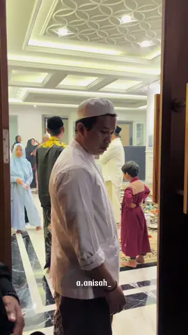 Setelah ponpes alfadlu 2 bersholawat. Sayangnya saat meminta barokah doa dari beliau tidak terabadikan. MasyaAllah Tabarakallah, sedekat itu 🥹🫶🏻 @majelisazzahirofficial @Ali Zainal Abidin Assegaf @inten assegaf @Mima Assegaf 🤍🤏🏻 #majelisazzahir #ponpesalfadlu2 #majelissholawat #majelis #azzahir #azzahirpekalongan #fyp #fypシ゚viral #habibbidinasegaf #sholawat #masukberanda #zahirmania #zahirmaniaindonesia🇲🇨 #alfadllu2bersholawat 