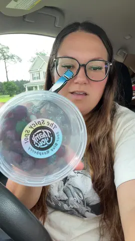 MY favorite blue raspberry guahers 🤤 #fyp #blueraspberry #gushers #candyreview #snackreview #sour 