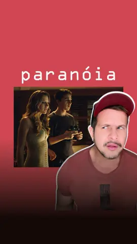 Esse filme que chegou na Netflix é antiguinho, de 2007, mas eu só fui assisti-lo agora e ADOREI! Também o diretor é o D. J. Caruso que já assinou produções que eu amo: o romance “Amor de Redenção” e os suspenses “Roubando Vidas” e Trancada” (vale muito a pena ver todos eles!). ✔️SINOPSE: Um adolescente que vive em prisão domiciliar se convence de que seu vizinho é um assassino. #Suspense_dpm / #Mistério_dpm • Nota no IMDb • 6,8 Minha Nota • 9,0 👉🏻 O filme “Paranoia” (2007) está disponível na Netflix. #paranoia #filmes #anos2000 #suspense #netflixbrasil 