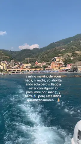 A mi no me vinculen con nadie… que yo no ando en naaaa… ☺️😅 #reflexionesdelavida #italy #cinqueterre #viajera #amor  