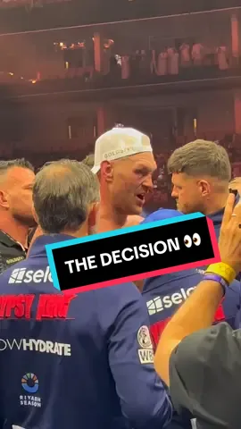 The scenes in the ring when the Fury vs. Usyk decision was read ✍️ How did you score it? 👀 #FuryUsyk #RingOfFire #TysonFury #Usyk