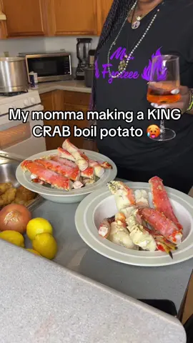 Im finna go straight to bed after this potato im not gonna Yie 🥵🤯!! @Mrs.Fyateee #fypage #fyatee #cooking #viralvide #kingcrab #foryoupage #blackchef #thegreatmigration #fire #firevideo🔥 #blackparents #cooking 