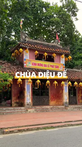 Chùa Diệu Đế là 1 trong 3 ngôi quốc tự được xây dựng từ triều Nguyễn. Nơi đây vào Đại lễ Phật đản 14/4 âm lịch hàng năm sẽ tổ chức lễ Mộc dục và rước phật đến Tổ đình Từ Đàm #dailephatdan #lephatdan2024 #chuadieude #huế #hue #checkinhue #khamphahue #dulichhue #reviewhue #checkinvietnam #dulich #viral #fyp #foryou #xuhuong #2024 #trending #quaylinhtinhoHue
