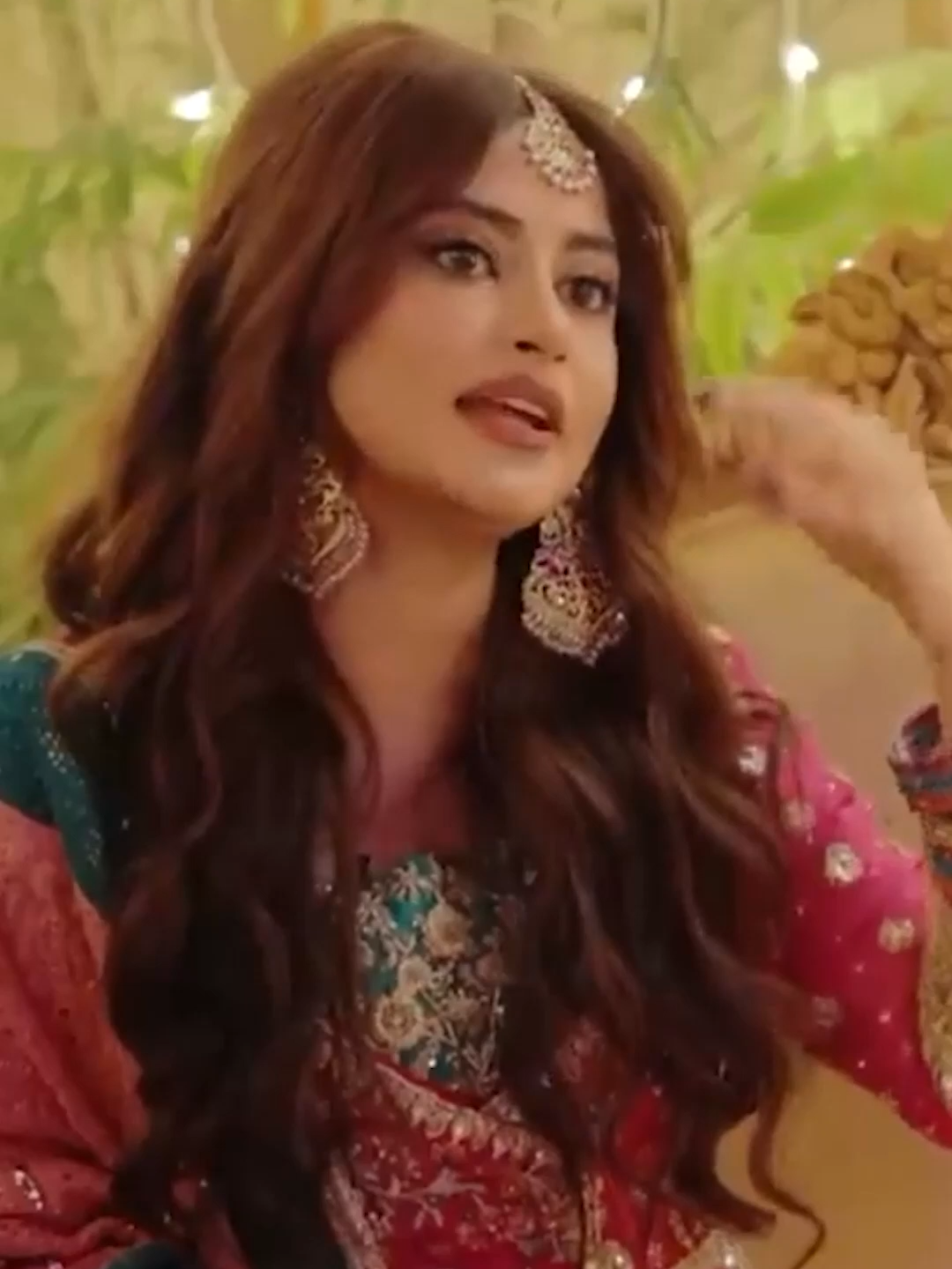 Sajal Ali Singing🤩🤩#sajalali#hamzasohail#zardpattonkabunn#bilalabbaskhan#sabooraly#humtv#fushiamagazine#whattowatch#grwm#trend#foryou#viral#foryoupage#bestpakistanidramas#fyp
