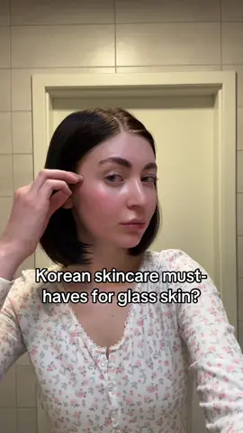 some of my all time favorite korean skincare products 🫶🏻🥛🫧🤍 #koreanskincare #kbeauty #skincare #glassskincare #skincareproductsmusthave #foryou #anua #skin1004 #torridendivein #skincaretips #koreanischehautpflege 