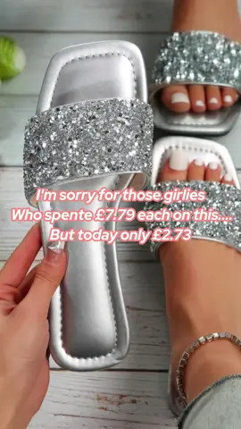 #unpack #deals #summerootd #sneakers #slippers #tiktokmademebuyit #spotlight #fyp 