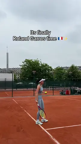 Someone please teach me some french 🇫🇷🇫🇷🇫🇷🇫🇷 #tennis #paris #rolandgarros #frenchopen 
