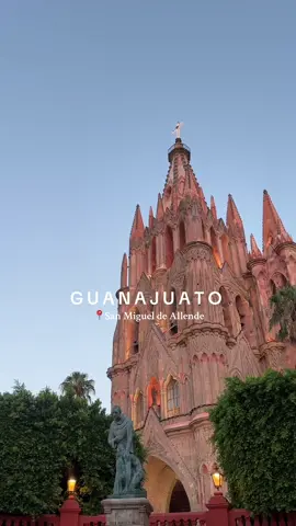 Tan hermoso San Miguel de Allende, Guanajuato 🇲🇽❤️  This is my second time visiting and i absolutely love everything about it here. #sanmiguel #guanajuato #mexicolindoyquerido #mexico 