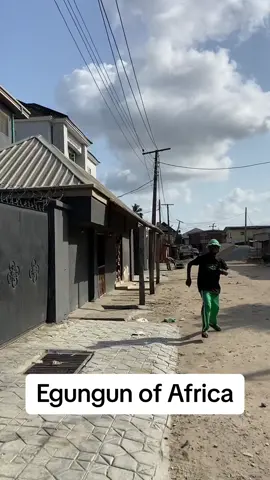 The unwise thief 😂😂 thats crazy  @Clean Slate Play Ent  #naijatiktok #egungun #foryou #explore #viral #naija #foruyou #foru #explorepage #foryoupage #funny #funnyvideos 