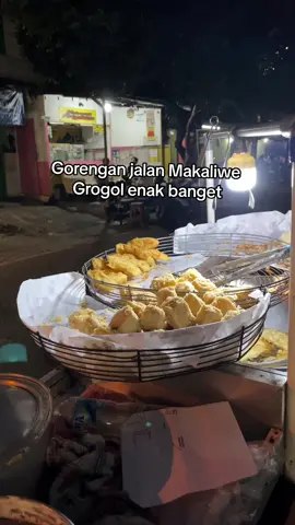 Terbaikk gorengaan anget 😭😭 #kulinertiktok #kulinerjakarta #gorengan 