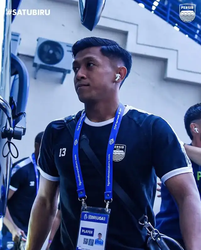 Membalas @naysilaauliaptri mamerin dulu suamiii #feebribow13 #febrihariyadi13 #persibbandung #briliga1 #sijalakharupat #juaraaaaaaaaaaaaaaaaaa #football #fypシ #fypdonggggggg 