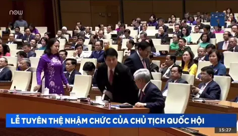 Các đồng chí lãnh đạo Đảng,Nhà nước tặng hoa chúc mừng tân Chủ tịch Quốc hội nước CHXHCN Việt Nam:Trần Thanh Mẫn