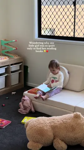 My actual heart 😭 The way she is reading with so much interest as well ❤️ #cutemoments #lifewithatoddler #learningtoread #girlmum #2yearsold #mydaughter 