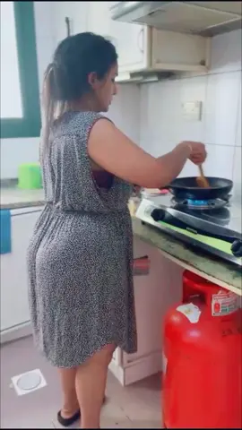 അത്രക്കങ്ങു കിന്നാരിക്കണ്ട😄🤭😜...#lachulakshmipillai #🔥🔥🔥 #cooking #kitchen #❤️❤️ 