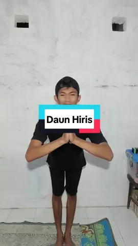 DAUN HIRIS Merupakan salah satu Lagu dari tanah Sunda. Lirycs : DAUN HIRIS Teteup deudeuh moal burung dipisono Haté kuring moal beunang di bobodo Daun hiris saksina nu ngémplok héjo Duh panutan diantosan tibaréto Daun hiris kembangna umyang karonéng Kaéndahan ayana disisi émpang Panutan imut basa kuring anteng nyawang Duh waktu mitineung haté jadi honcéwang Ngabibita daun hiris sisi gawir  Aduh ampun takdir teu beunang dipungkir  Beurang peuting abdi teu weléh ikhtiar Geuningan sulaya panutan tambelar Buktina ngaraheutkeun sapanjangna Pupuasan... Naon pilandongeunana Mingkin lami badan teu weléh ikhtiar Aduh ampun seueur pisan gogodana #daunhiris #mencugjaipongan #senibudaya 