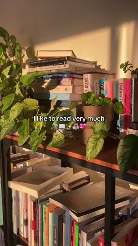 Never too much reading for me 🤝📖 #bookworm #bibliophile #reading #homebodythings #createmore #romantisizeyourlife 