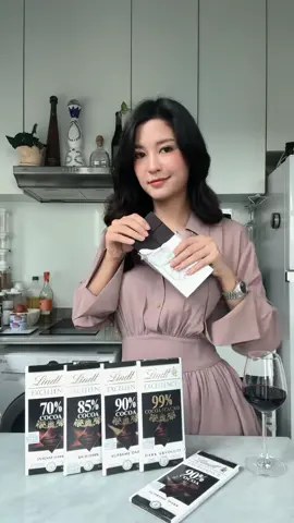 #LindtEXCELLENCE 90% dark chocolate ช็อคโกแลตคุณภาพพรีเมียมที่มารีเลือก จับคู่กับไวน์ก็เข้ากัน หรือเอามาทำขนมก็ฟิน 🍫🤎 #LindtChocolate #DarkChocolate #Lindt 