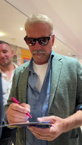 #kevincostner au Palais des festivals pendant le #festivaldecannes #cannes2024 #cannesfilmfestival 