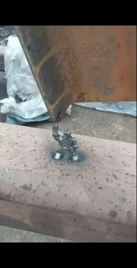 One welding point weighs 800 kilograms😂#welder #welding #weld #weldlife #weldernation #weldinglife  #metal #steel #mig 