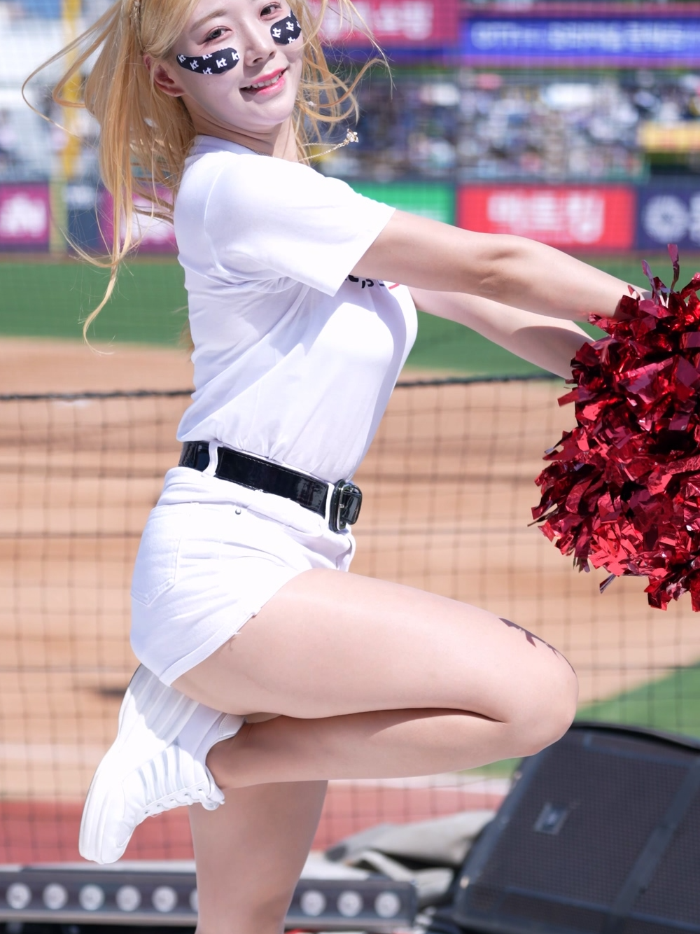 고민중독! QWER 조예린 치어리더 Jo Yerin #조예린 #조예린치어리더 #치어리더 #cheerleader #qwer #고민중독 #직캠 #fancam #프로야구 #kbo #ktwiz #kt위즈