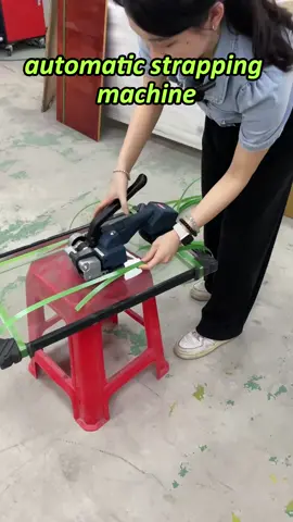 The favorite packaging machine in Southeast Asian countries#packingmachine #strappingmachine #automaticpackagingmachine #wrappingmachine #portable #fyp 