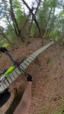 Après avoir tombé💥 : #1 Regarder si le vélo est ok✅ Es-tu d’accord?😂KingdomTrails USA🇺🇸 @Santa Cruz Bicycles @insta360_official @Red Bull Canada #fail #crash #epicfail #bikefails #bikefail #mtbfail #bikecrash #santacruzbikes #pov #insta360 #usa #enduromtb #mtb #unitedstates #mountainbiking #mountainbike #downhill #kingdomtrails 
