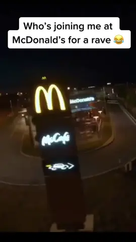 McDonalds rave anyone?🍔 #dj #djsetup #mcdonalds #rave #dnb 